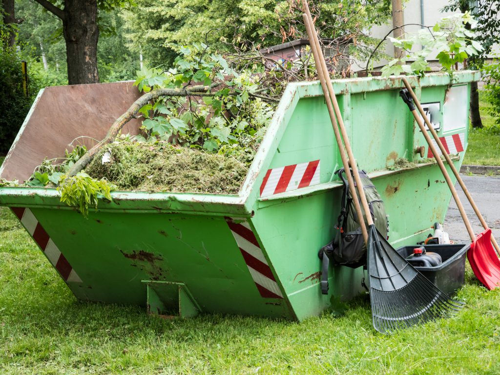 Container mit Gartenabfällen